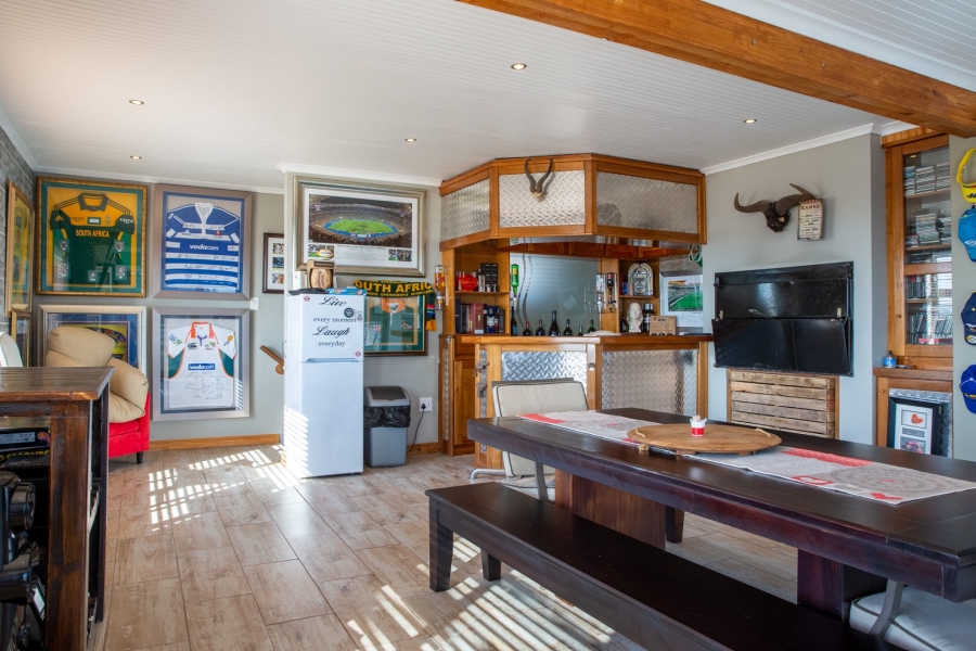 4 Bedroom Property for Sale in Myburgh Park Western Cape